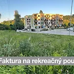 Apartment Rosnicka, Private Parking & 24H Checkin With Balcony And Ac Apartment