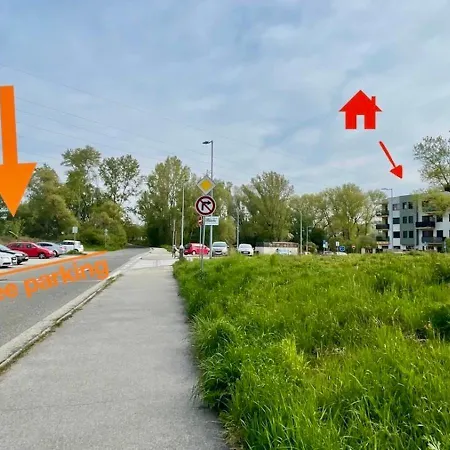 Rosnicka, Perfect Location With 24h Checkin, Balcony, Ac & Free Parking Lägenhet