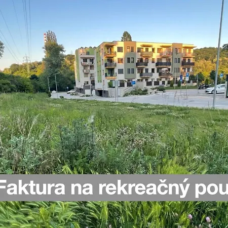 Rosnicka, Perfect Location With 24h Checkin, Balcony, Ac & Free Parking شقة