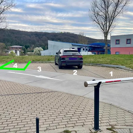 Апартаменти Apartment Rosnicka, Private Parking & 24H Checkin With Balcony And Ac Братислава