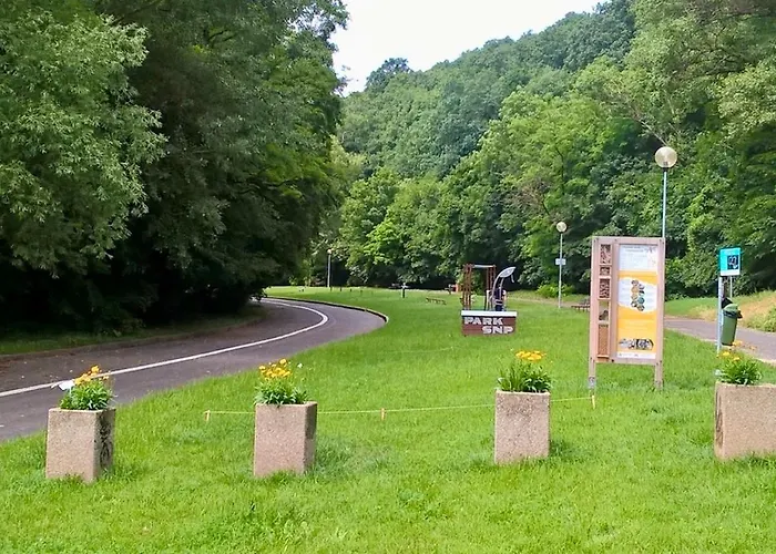 Apartment Rosnicka, Private Parking & 24H Checkin With Balcony And Ac Apartmán Bratislava