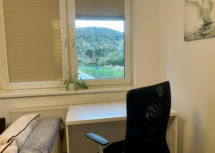 Apartmán Apartment Rosnicka, Private Parking & 24H Checkin With Balcony And Ac *