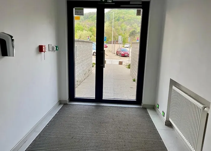 Apartment Rosnicka, Private Parking & 24H Checkin With Balcony And Ac * Bratislava