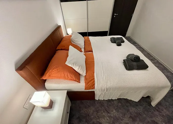 Apartmán Apartment Rosnicka, Private Parking & 24H Checkin With Balcony And Ac