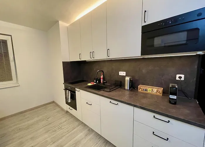 Apartament Apartment Rosnicka, Private Parking & 24H Checkin With Balcony And Ac Bratislava