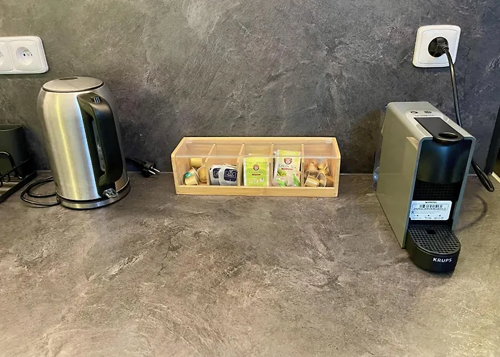 Apartment Rosnicka, Private Parking & 24H Checkin With Balcony And Ac