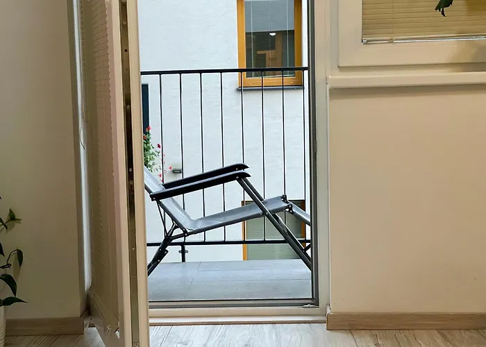 Apartment Rosnicka, Private Parking & 24H Checkin With Balcony And Ac * Bratislava