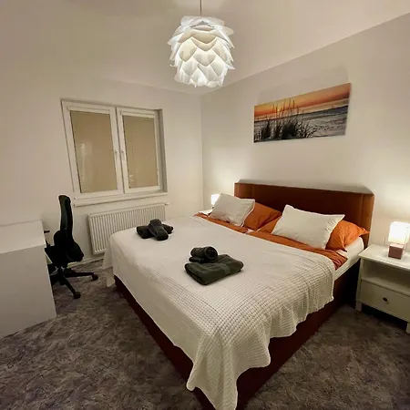 Rosnicka, Private Parking & 24h Checkin With Balcony And Ac Братислава