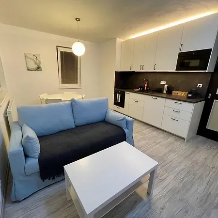 Rosnicka, Private Parking & 24h Checkin With Balcony And Ac * Братислава